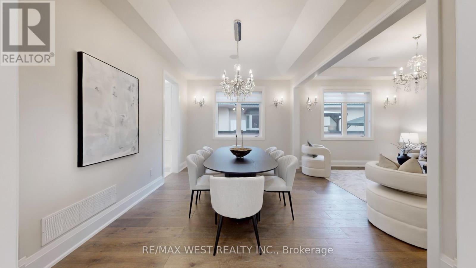 Photo 11 of 5199 Symphony Court, Mississauga ON
