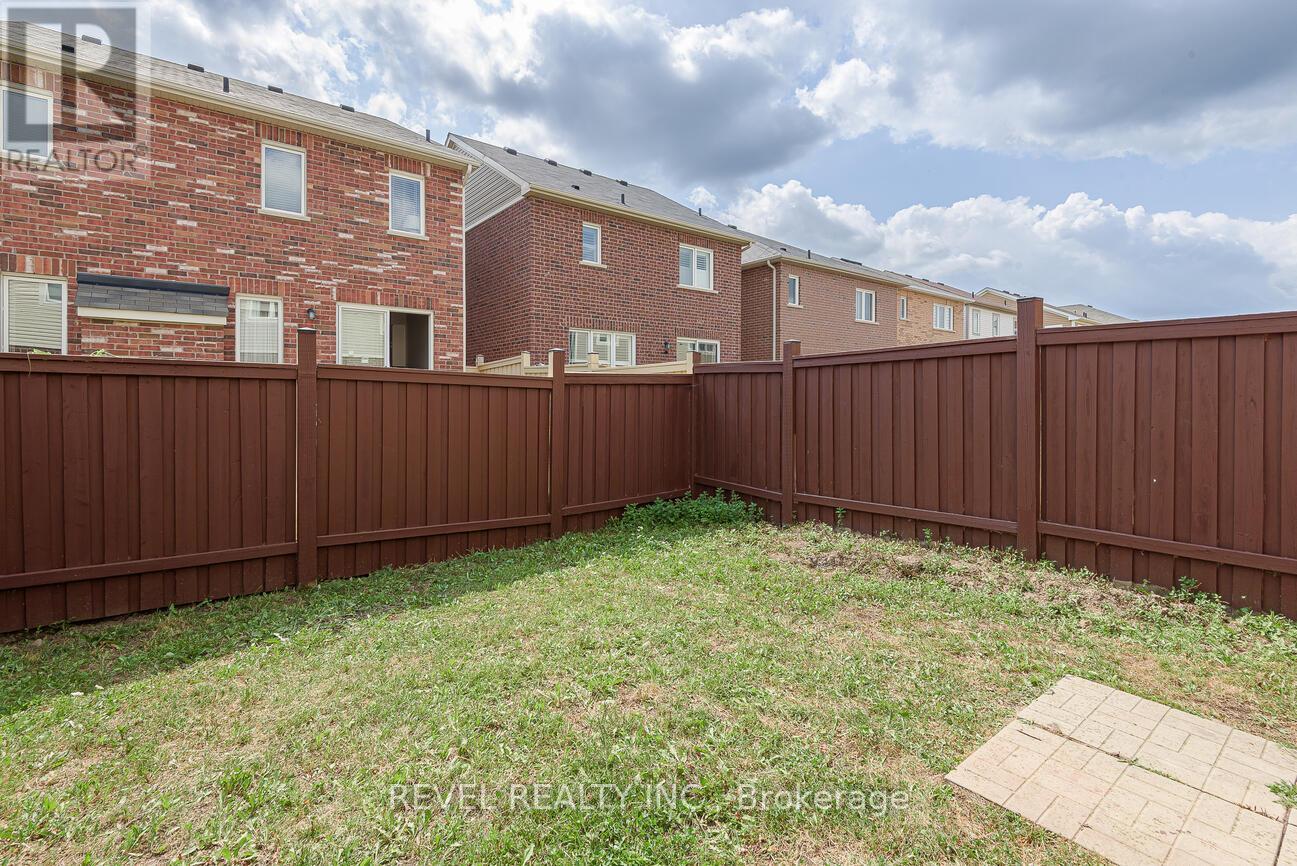 Photo 25 of 9 Lothbury Drive, Brampton ON