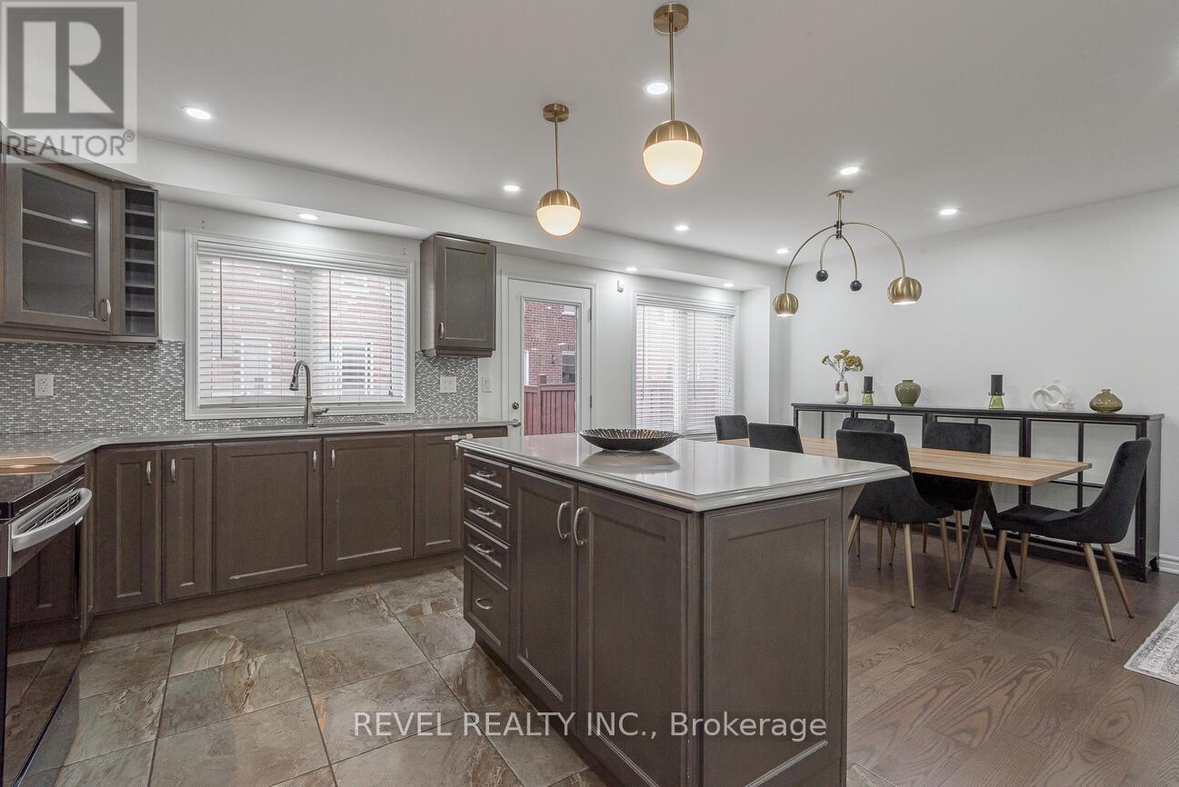 Photo 8 of 9 Lothbury Drive, Brampton ON