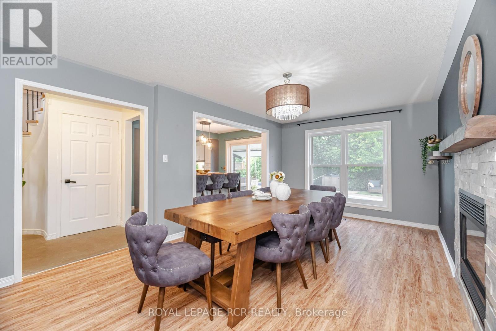 Photo 15 of 417 Kingsview Drive, Caledon ON