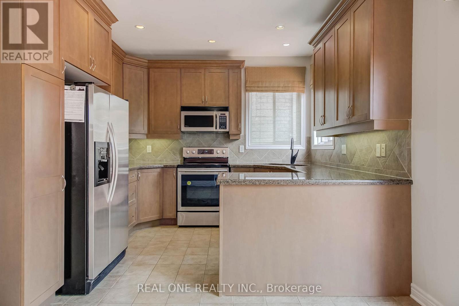 Photo 16 of 1418 Gulledge Trail, Oakville ON