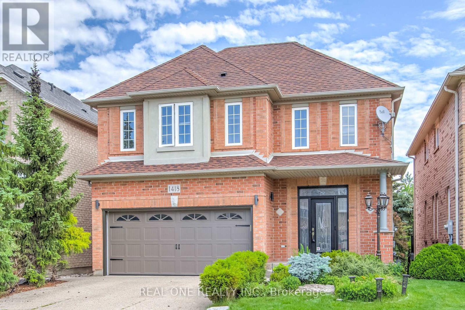 Photo 12 of 1418 Gulledge Trail, Oakville ON