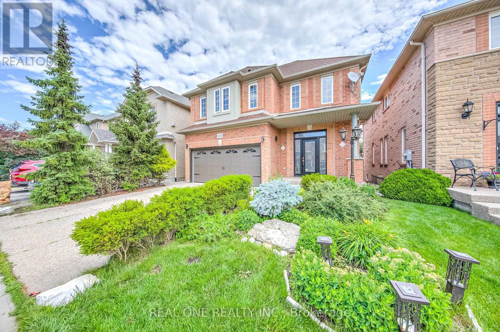 Photo 2 of 1418 Gulledge Trail, Oakville ON