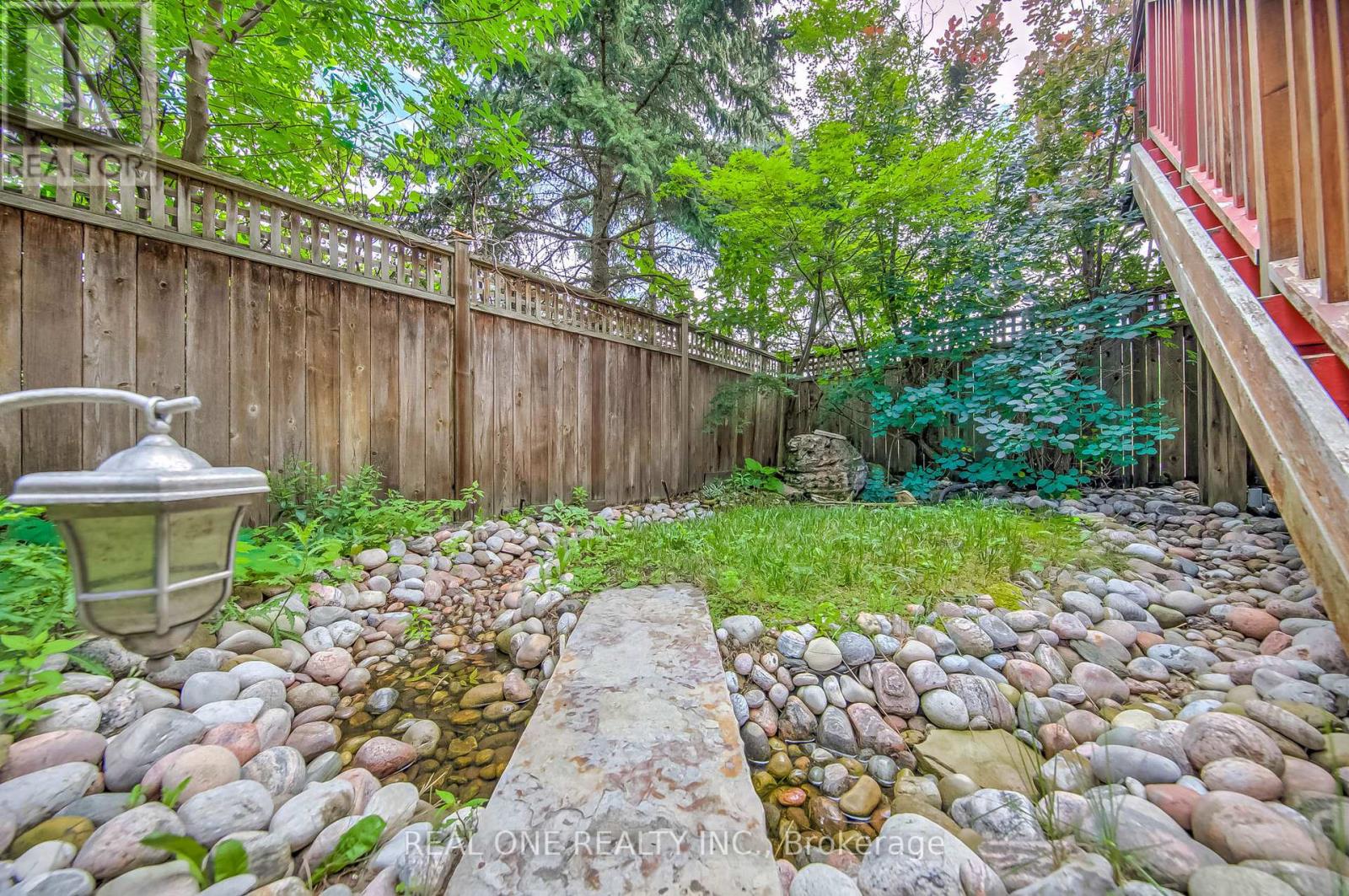 Photo 9 of 1418 Gulledge Trail, Oakville ON