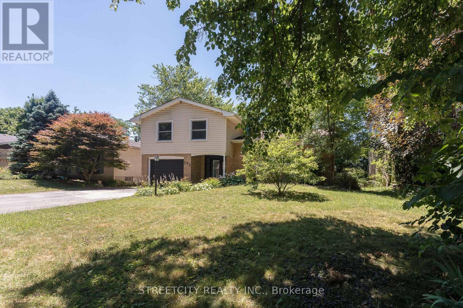 Photo 2 of 103 Friars Way, London North ON