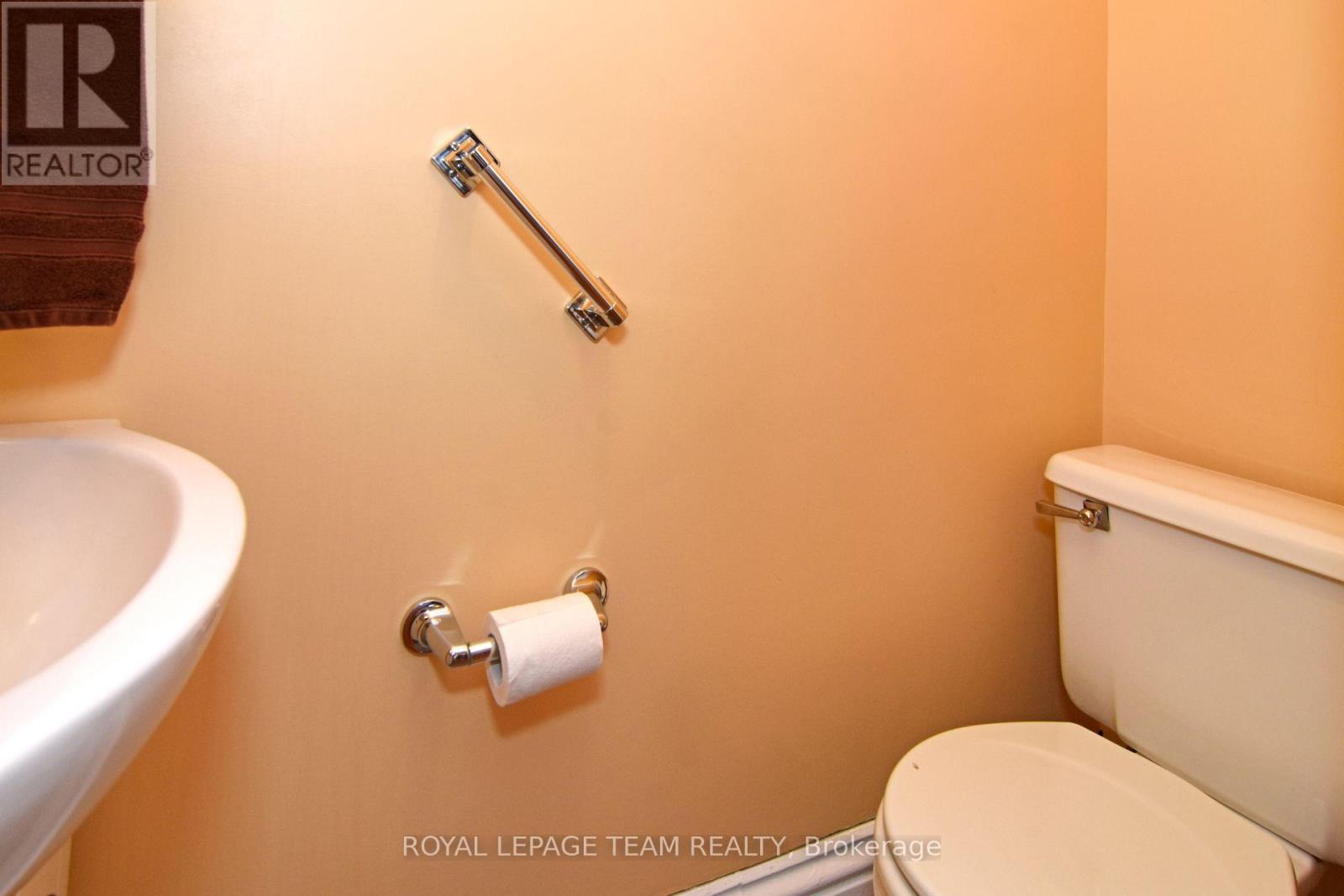 Photo 7 of 235 Cambridge Street N, Ottawa ON