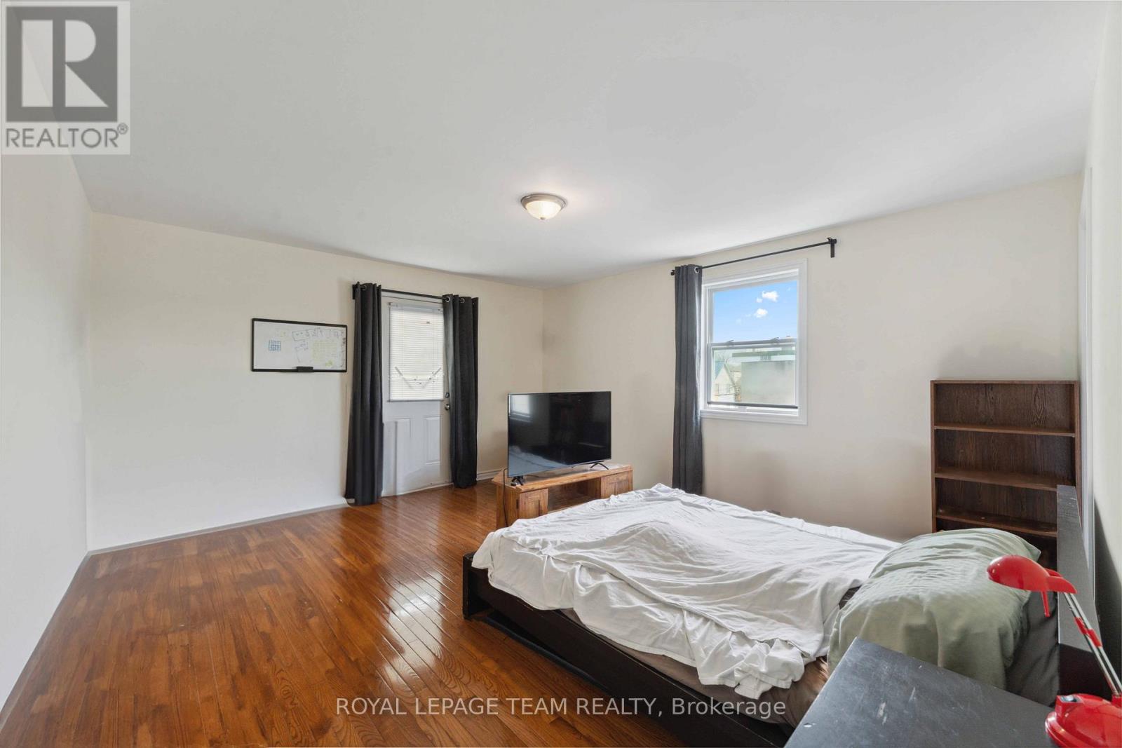 Photo 13 of 235 Cambridge Street N, Ottawa ON