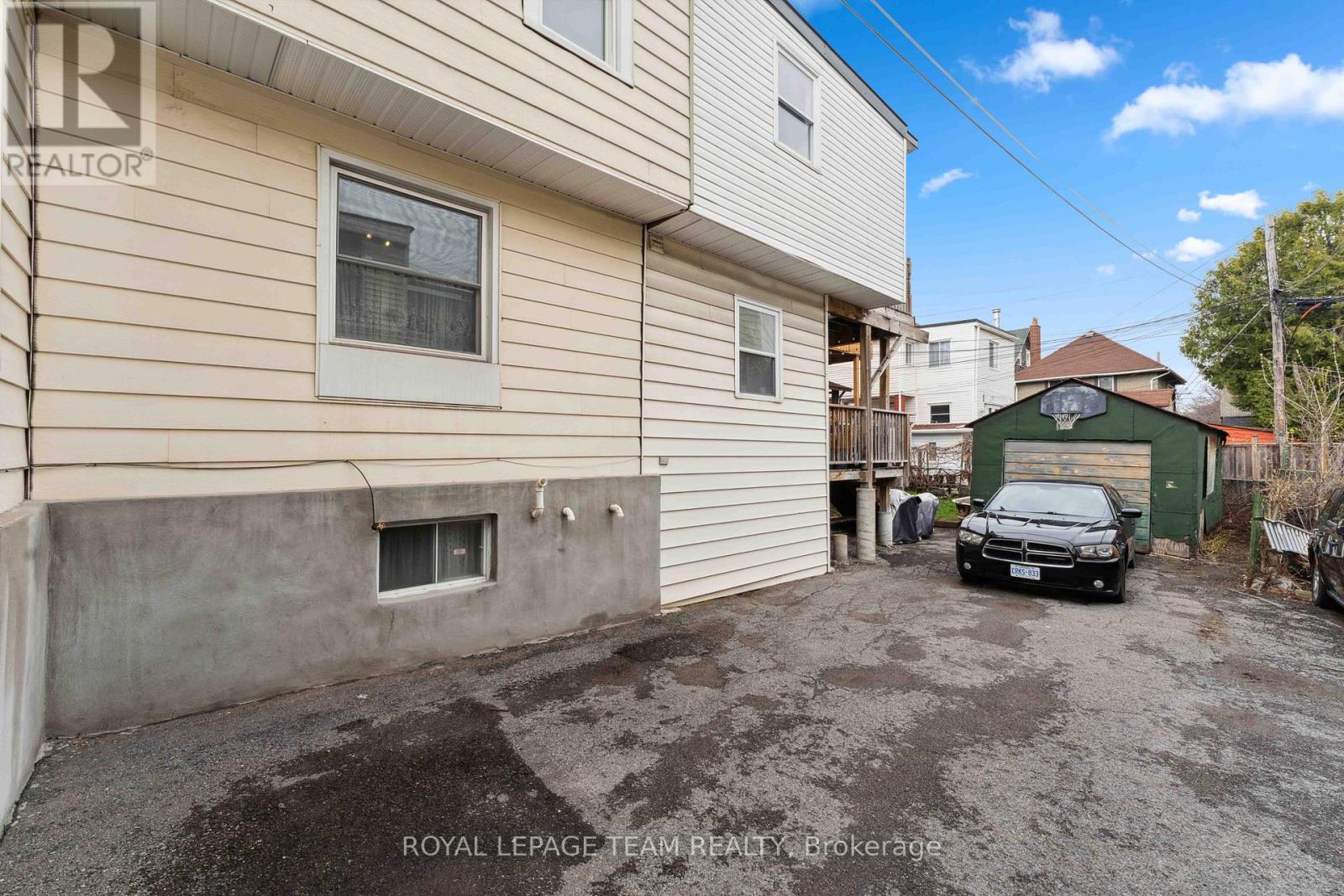 Photo 8 of 235 Cambridge Street N, Ottawa ON