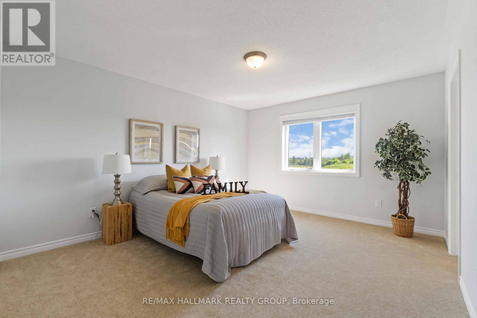 Photo 7 of 402 Edgevalley Court, Ottawa ON