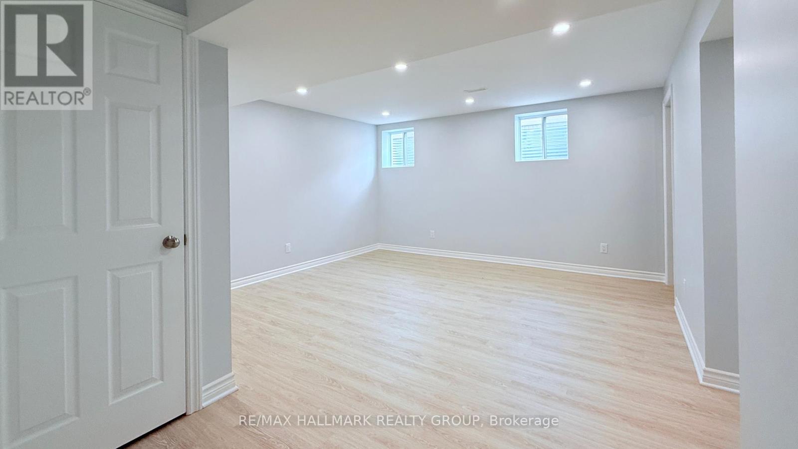 Photo 28 of 402 Edgevalley Court, Ottawa ON