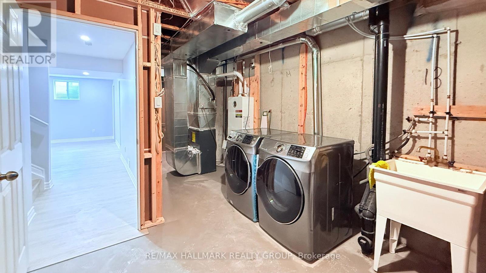 Photo 20 of 402 Edgevalley Court, Ottawa ON