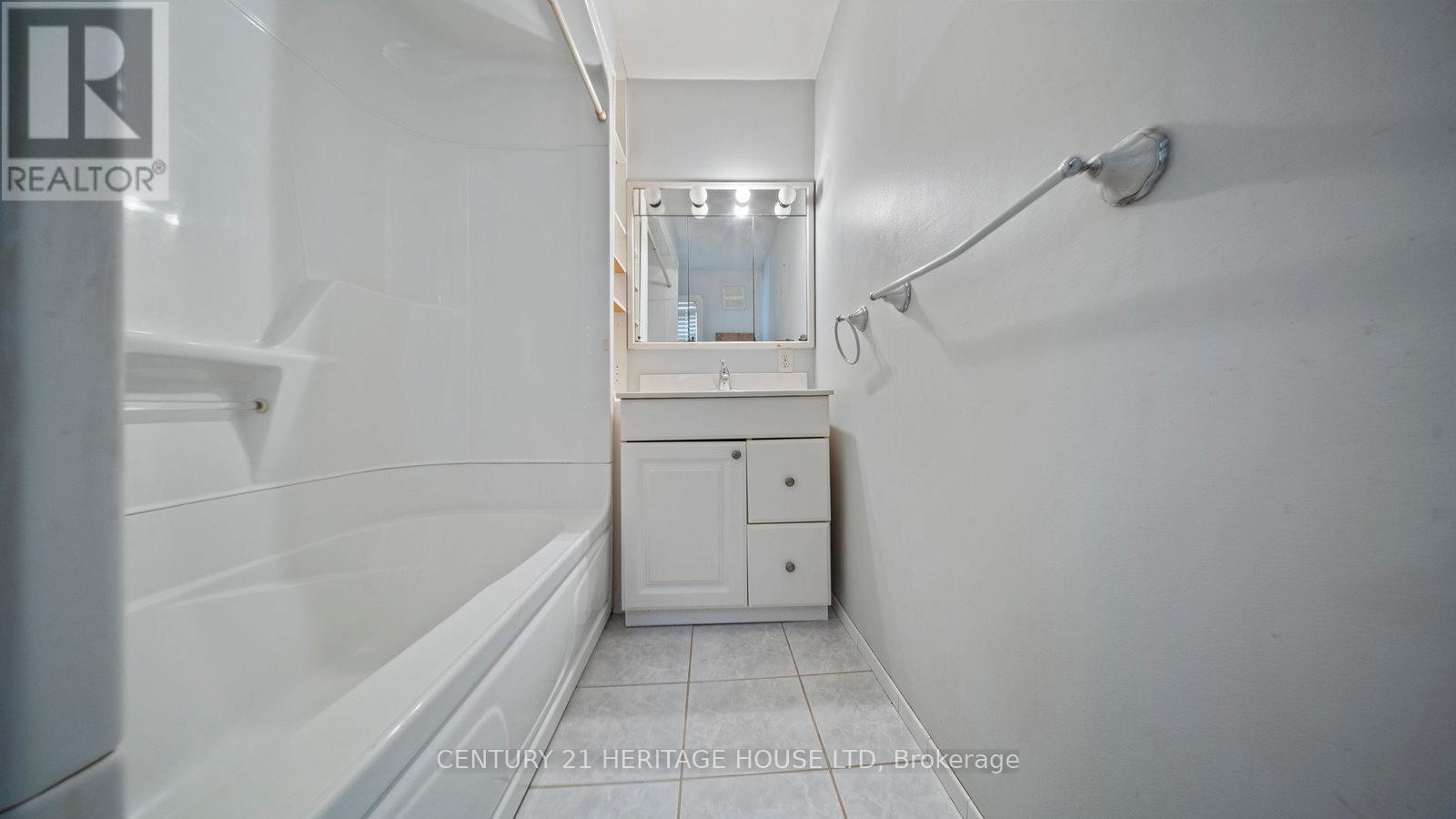 Photo 21 of 383 Marlborough Street, Brantford ON