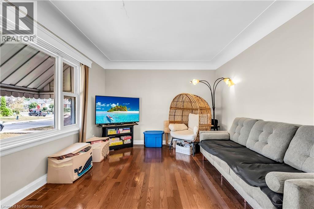 Photo 12 of 59 Cloverdale Avenue, Hamilton ON