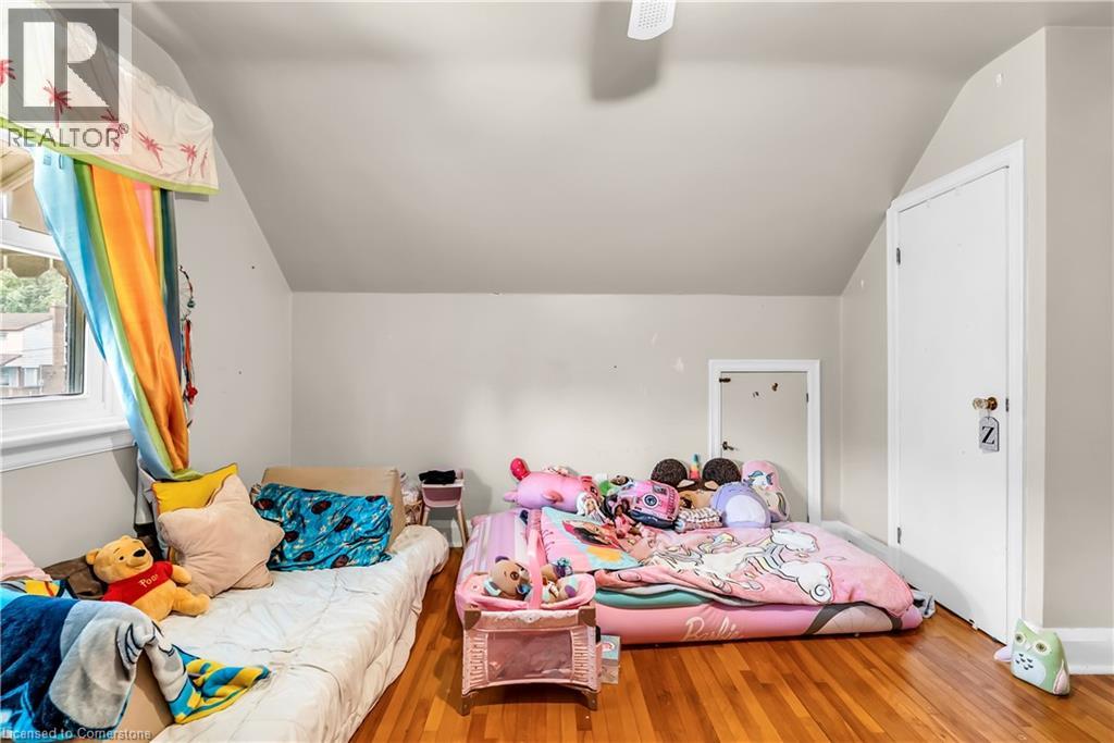 Photo 28 of 59 Cloverdale Avenue, Hamilton ON