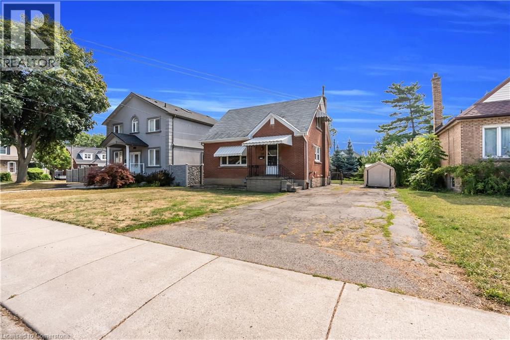 Photo 5 of 59 Cloverdale Avenue, Hamilton ON