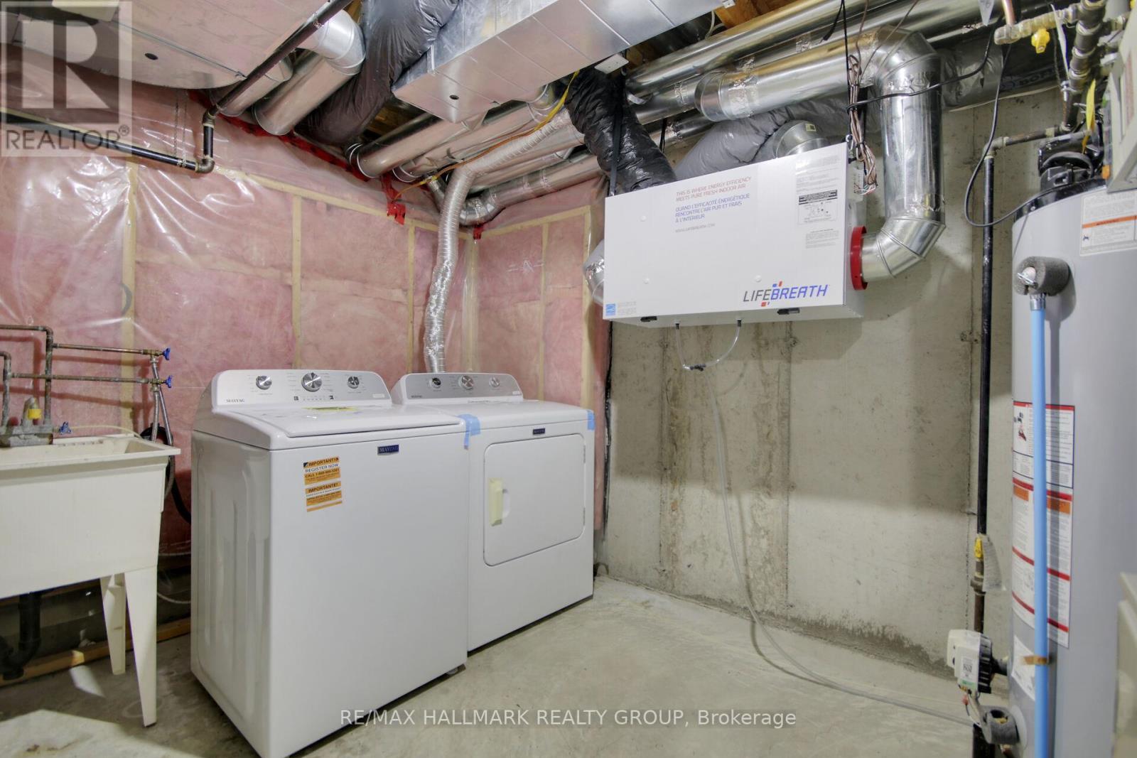 Photo 30 of 198 Tandalee Crescent, Ottawa ON