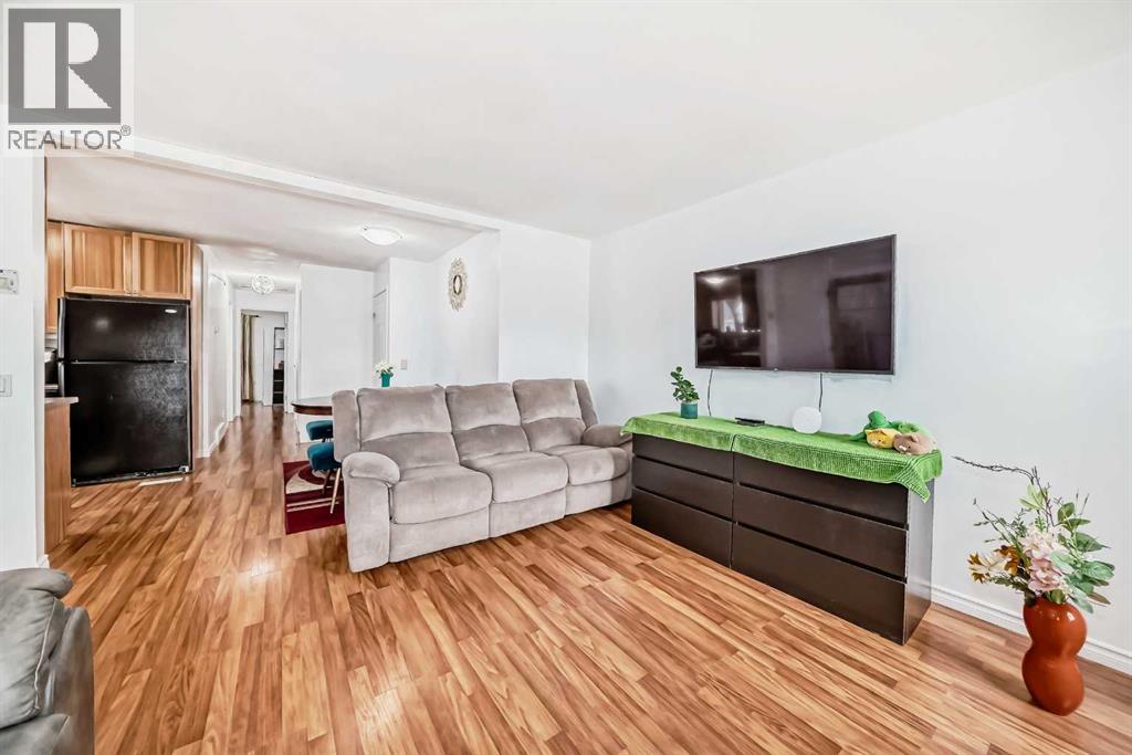 Single Family House Bi-level for Sale in  Whitworth Way NE Whitehorn Calgary 