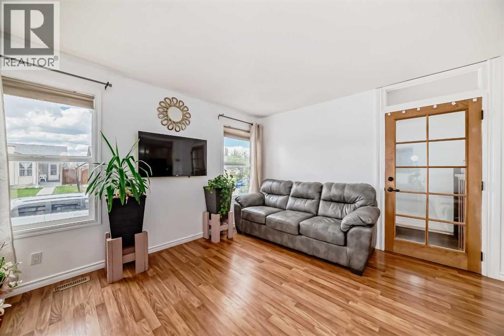83 Whitworth Way NE, Calgary, Alberta