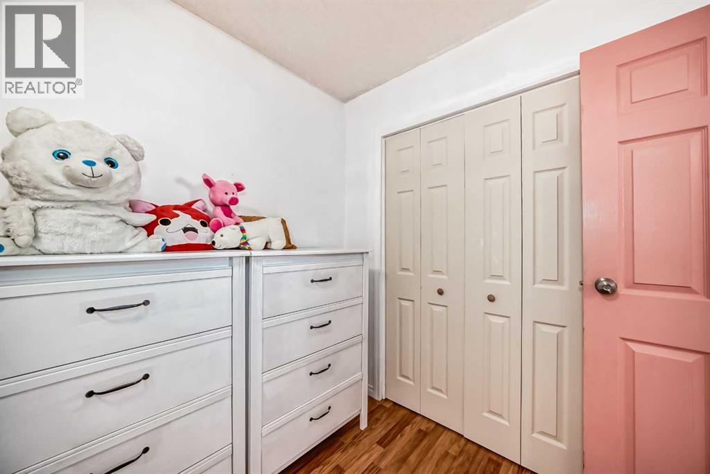 Single Family House Bi-level for Sale in  Whitworth Way NE Whitehorn Calgary 