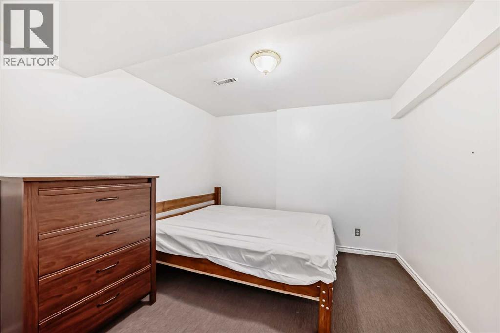 Single Family House Bi-level for Sale in  Whitworth Way NE Whitehorn Calgary 
