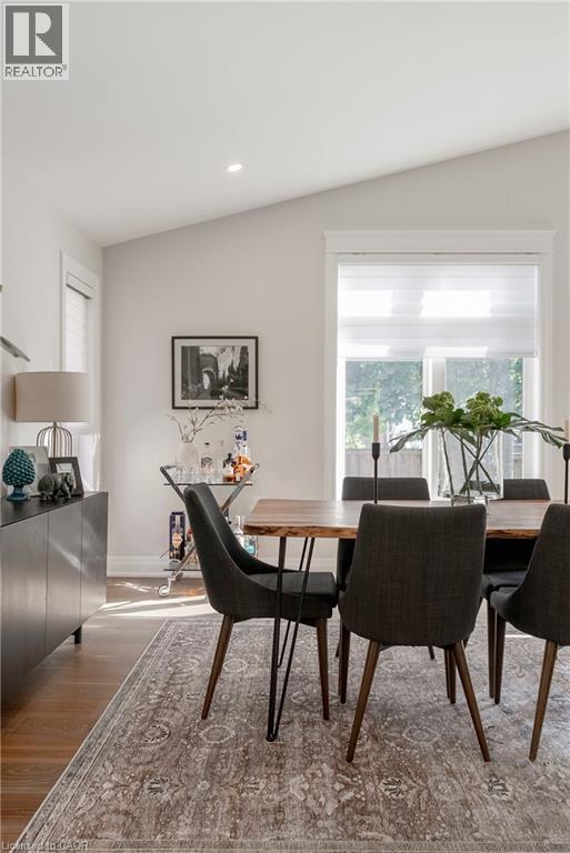 Photo 11 of 20 Mountain Park Avenue, Hamilton ON