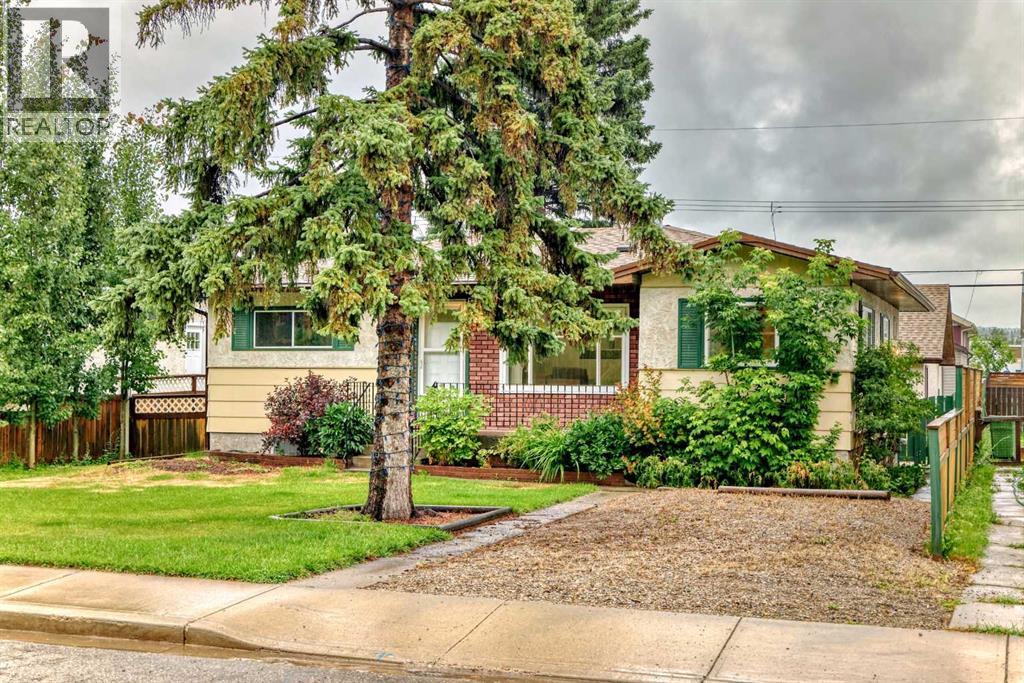 Single Family House Bungalow for Sale in   Avenue NW Bowness Calgary 