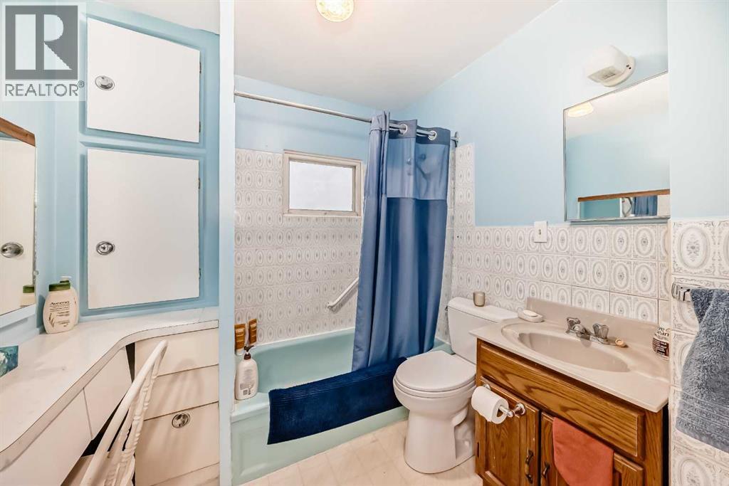 Single Family House Bungalow for Sale in   Avenue NW Bowness Calgary 