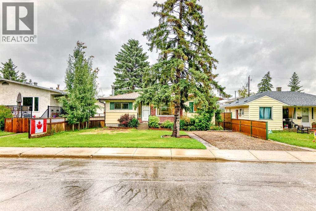 Single Family House Bungalow for Sale in   Avenue NW Bowness Calgary 