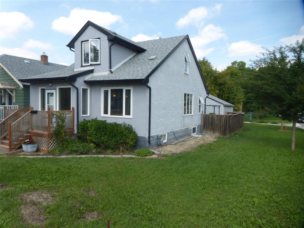 Photo 2 of 415 Bannerman Avenue, Winnipeg MB