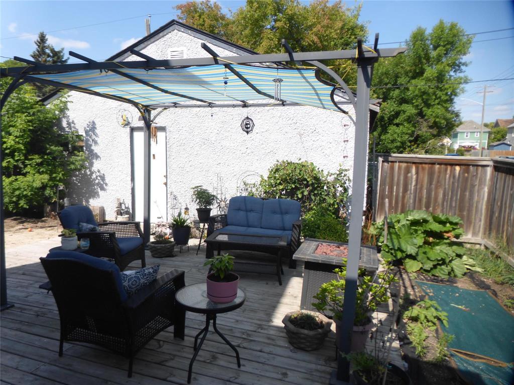 Photo 8 of 415 Bannerman Avenue, Winnipeg MB