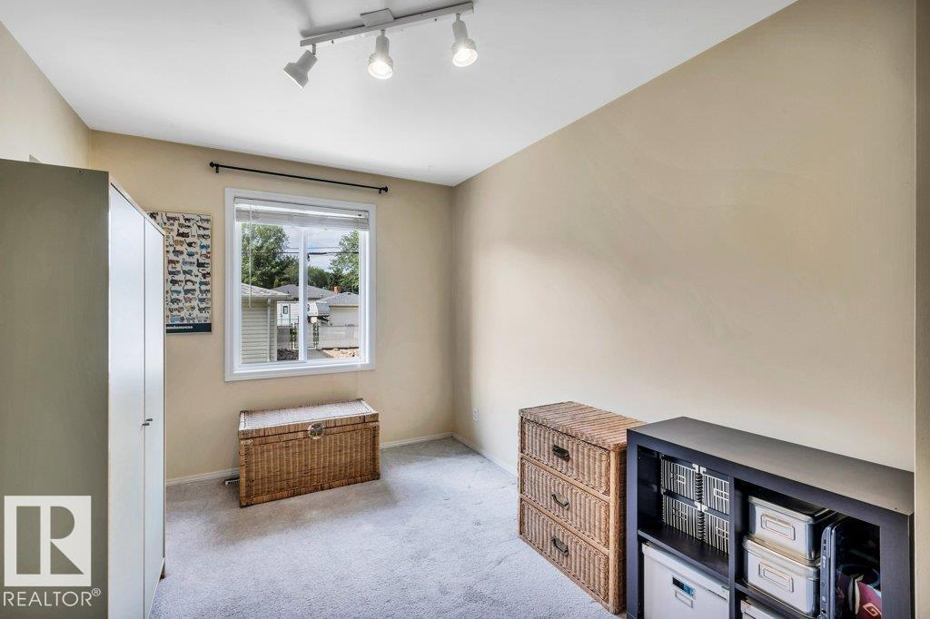 Photo 9 of 9622 79 St Nw, Edmonton AB