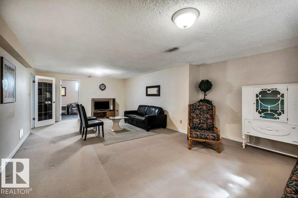 Photo 17 of 9622 79 St Nw, Edmonton AB