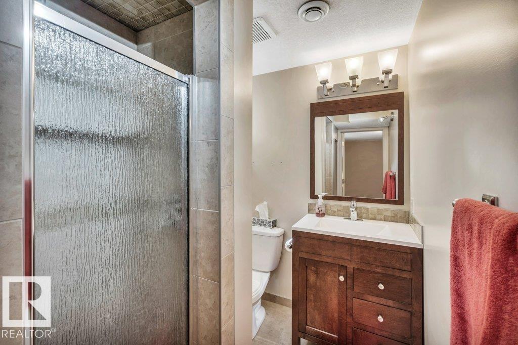 Photo 8 of 9622 79 St Nw, Edmonton AB