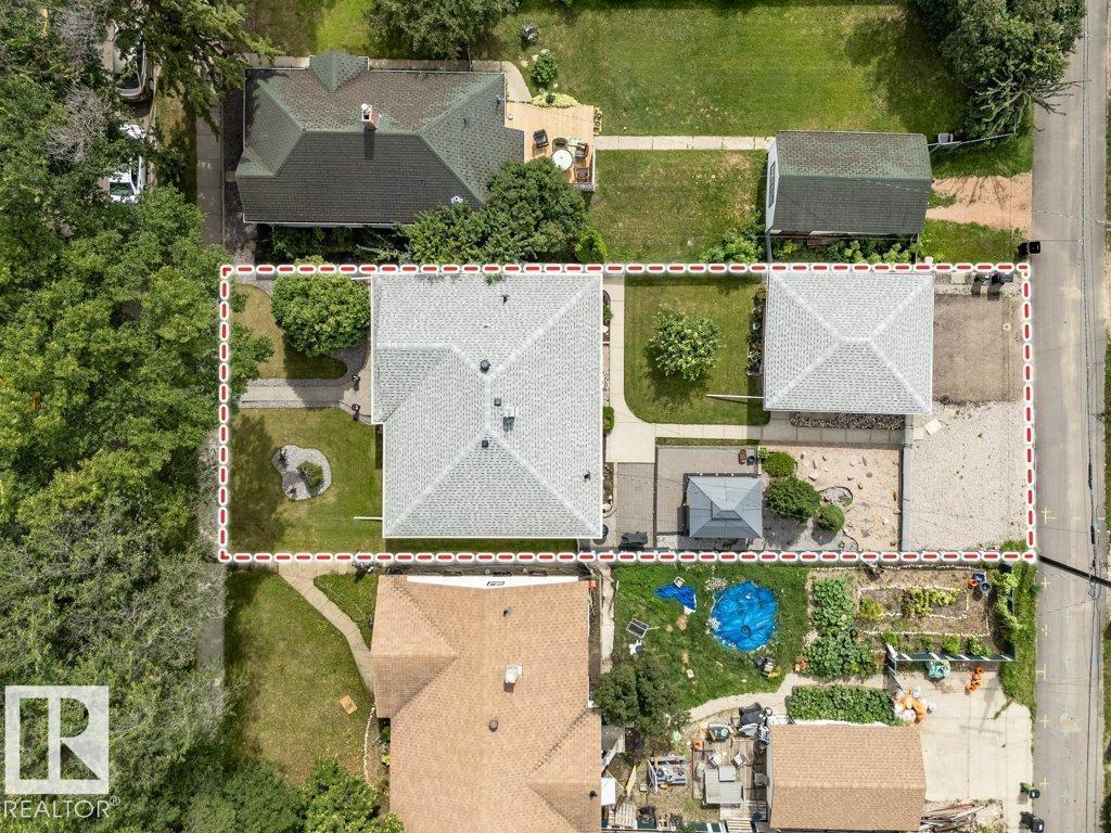 Photo 15 of 9622 79 St Nw, Edmonton AB