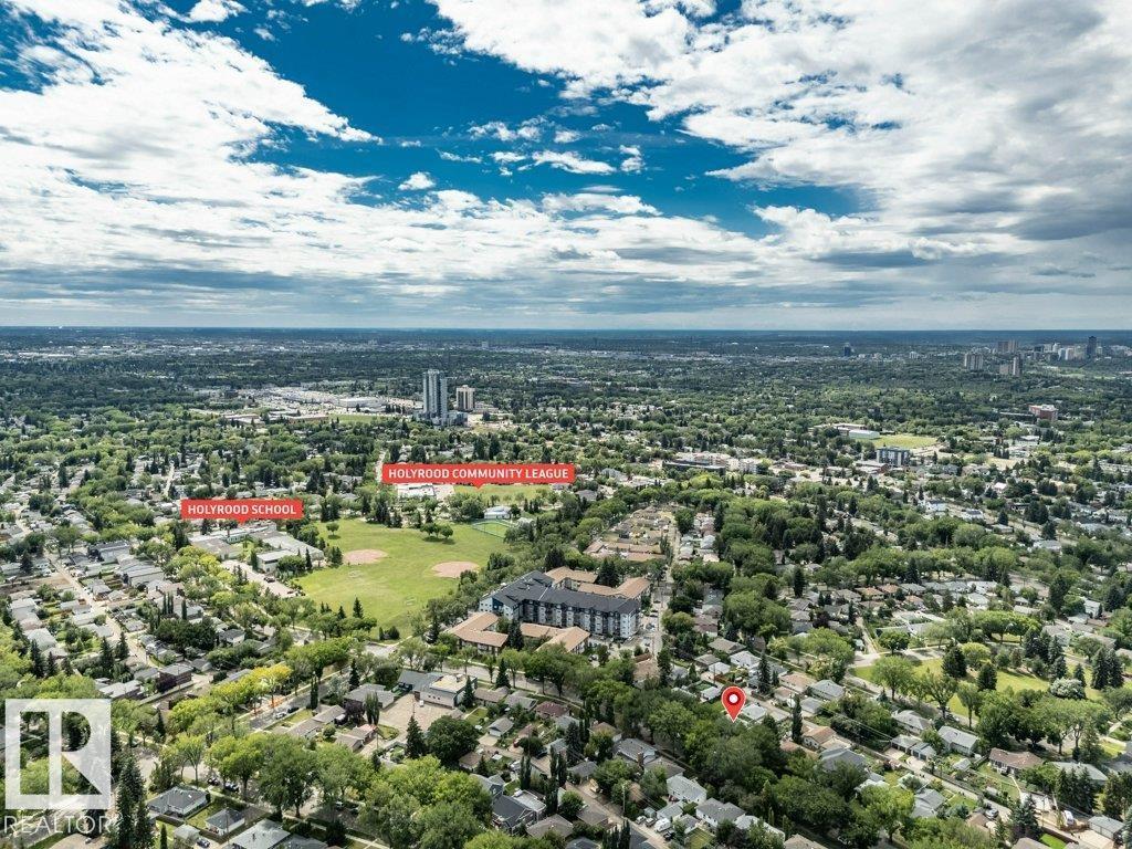 Photo 21 of 9622 79 St Nw, Edmonton AB