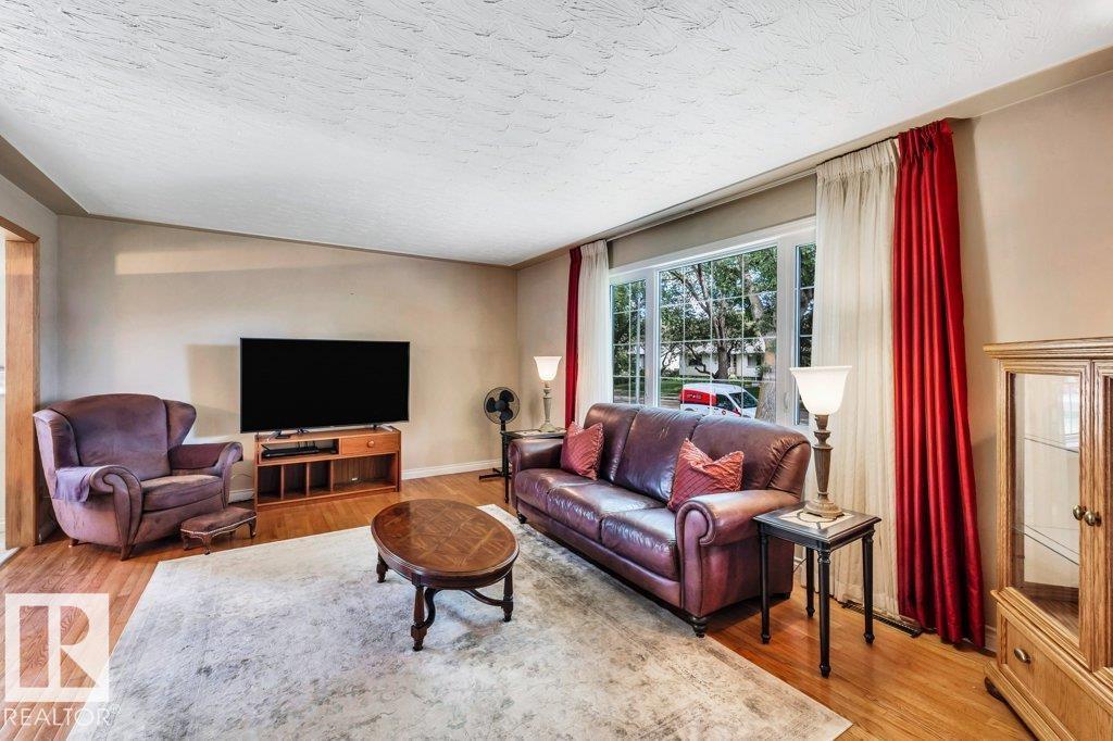Photo 32 of 9622 79 St Nw, Edmonton AB