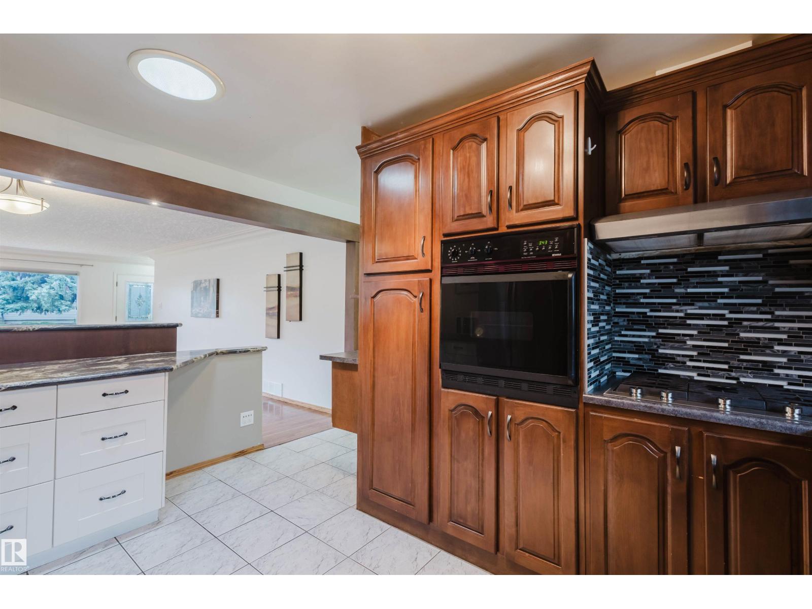 Photo 13 of 4616 111 A St Nw, Edmonton AB