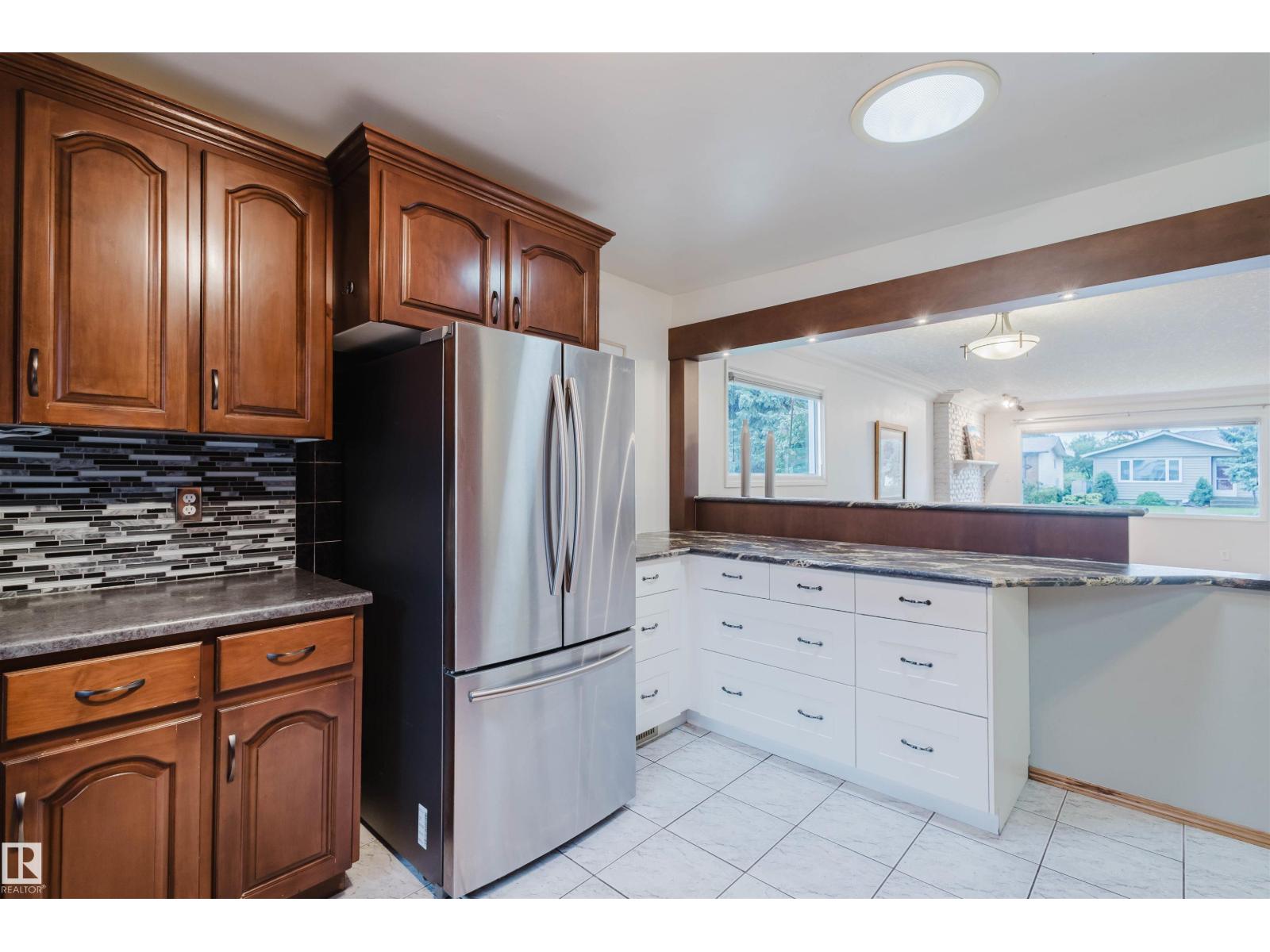 Photo 14 of 4616 111 A St Nw, Edmonton AB