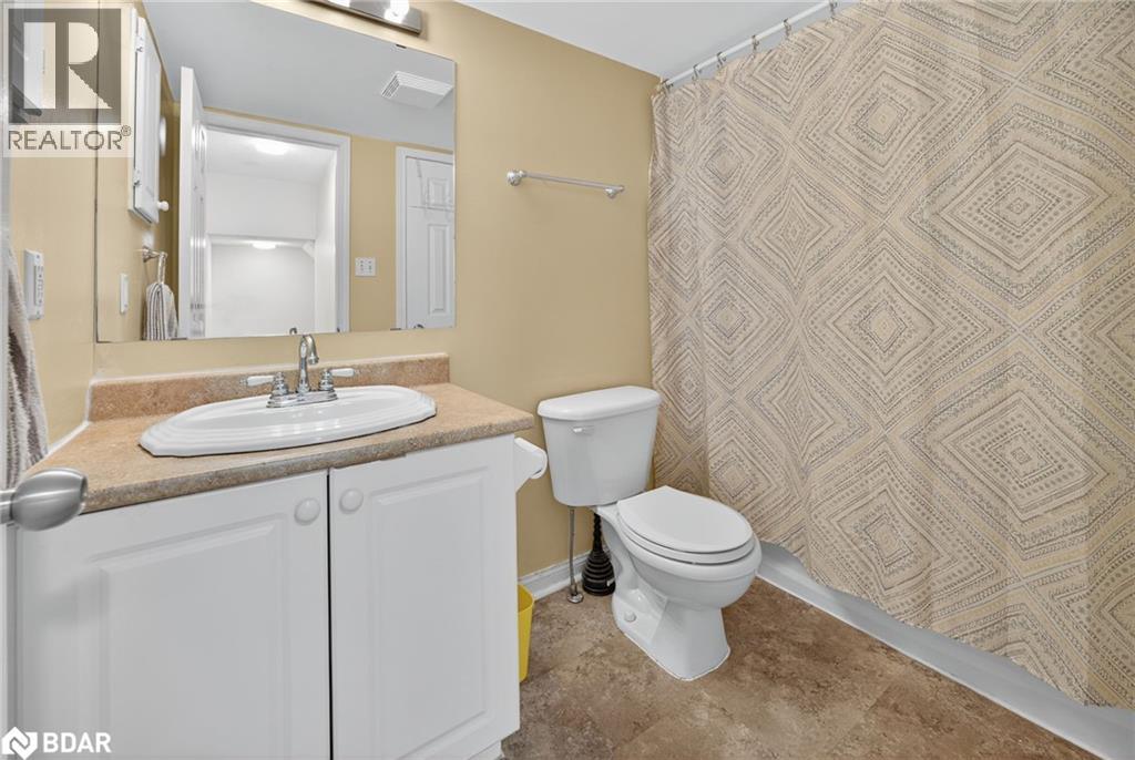 Photo 10 of 237 Ferndale Drive S Unit 1, Barrie ON