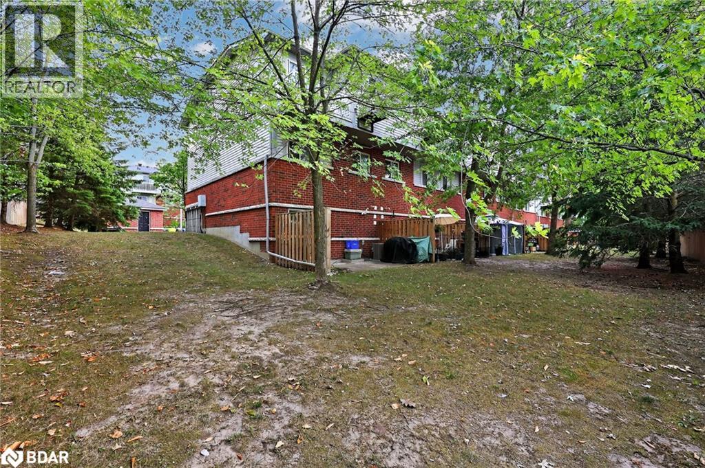 Photo 1 of 237 Ferndale Drive S Unit 1, Barrie ON