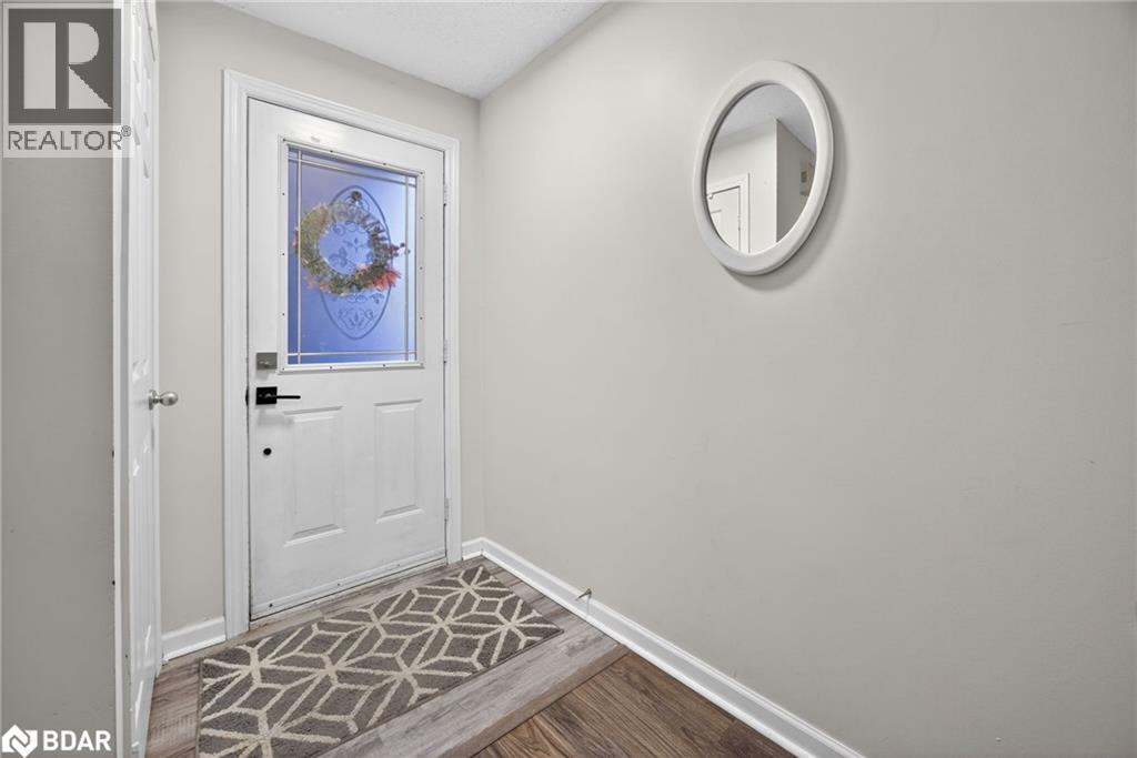Photo 3 of 237 Ferndale Drive S Unit 1, Barrie ON