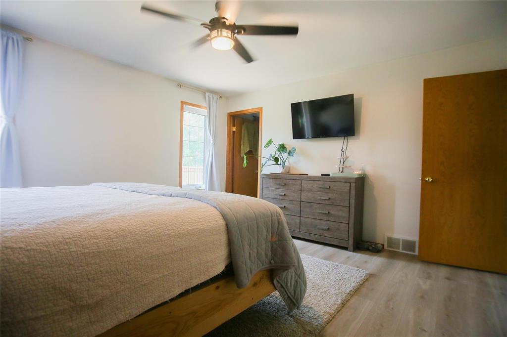 Photo 31 of 112 Cranberry Road, Mitchell MB