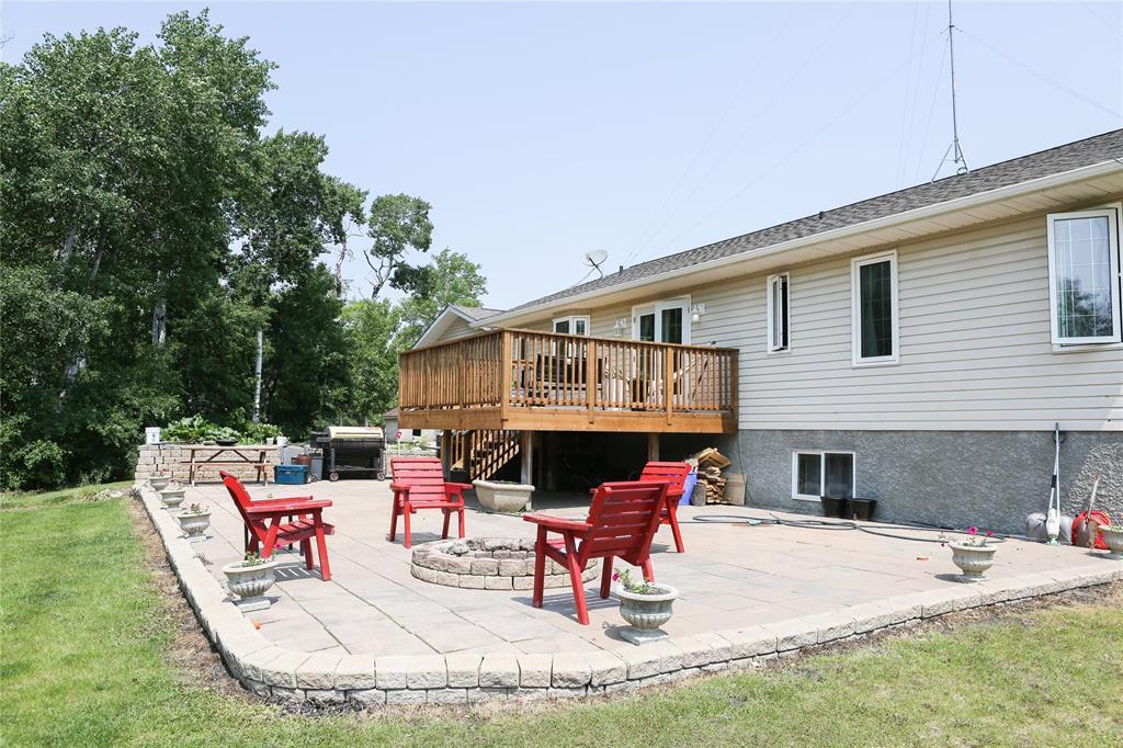 Photo 17 of 112 Cranberry Road, Mitchell MB