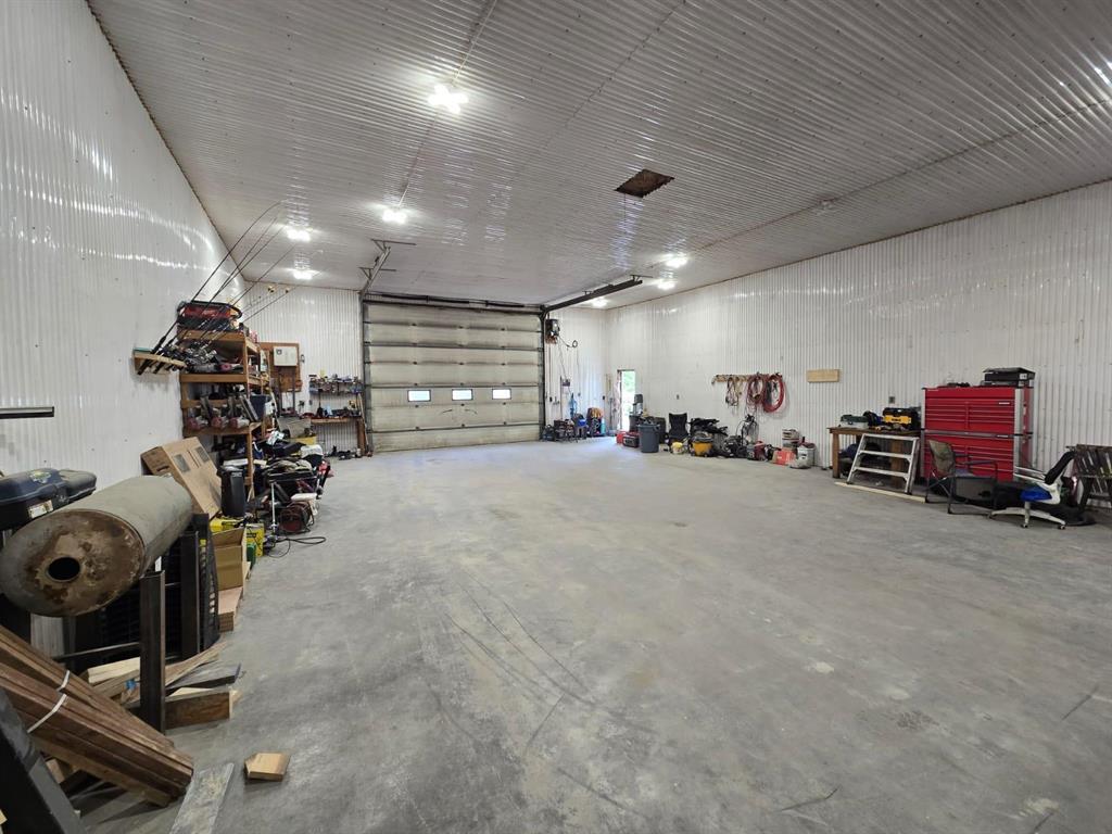 Photo 11 of 112 Cranberry Road, Mitchell MB