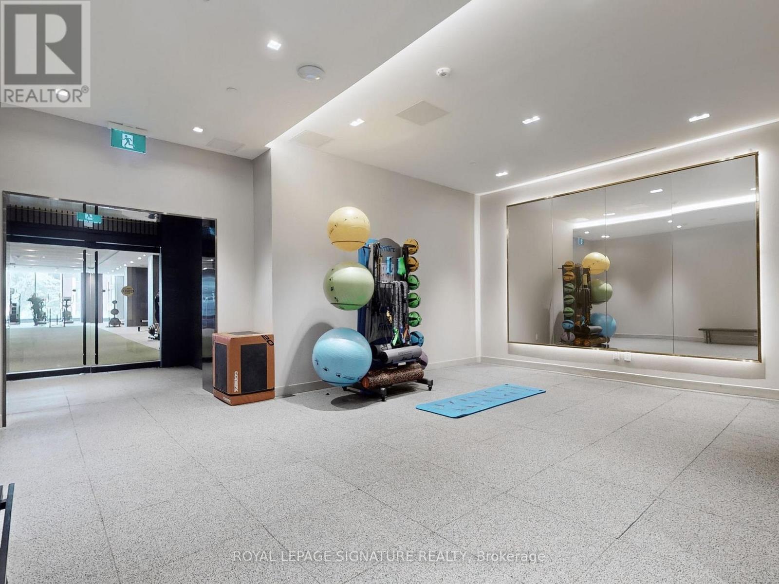 Photo 5 of 1006 319 Jarvis Street, Toronto ON