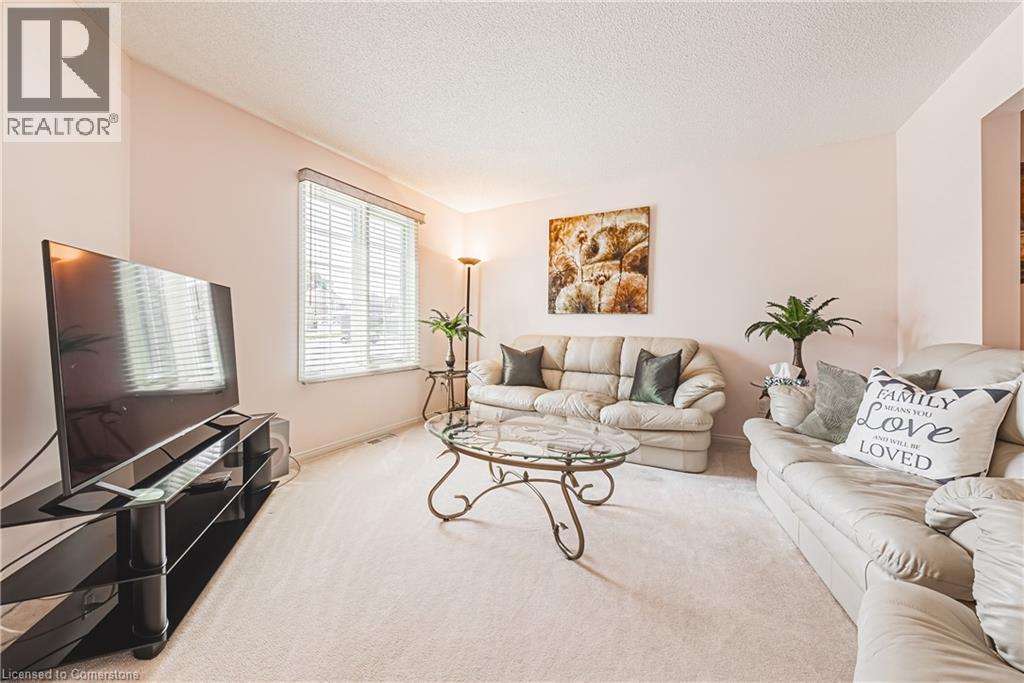 Photo 14 of 81 Jacqueline Boulevard, Hamilton ON