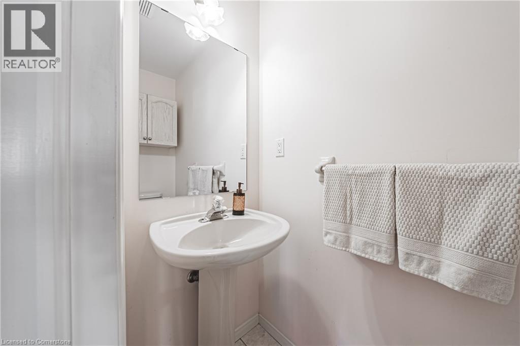 Photo 16 of 81 Jacqueline Boulevard, Hamilton ON