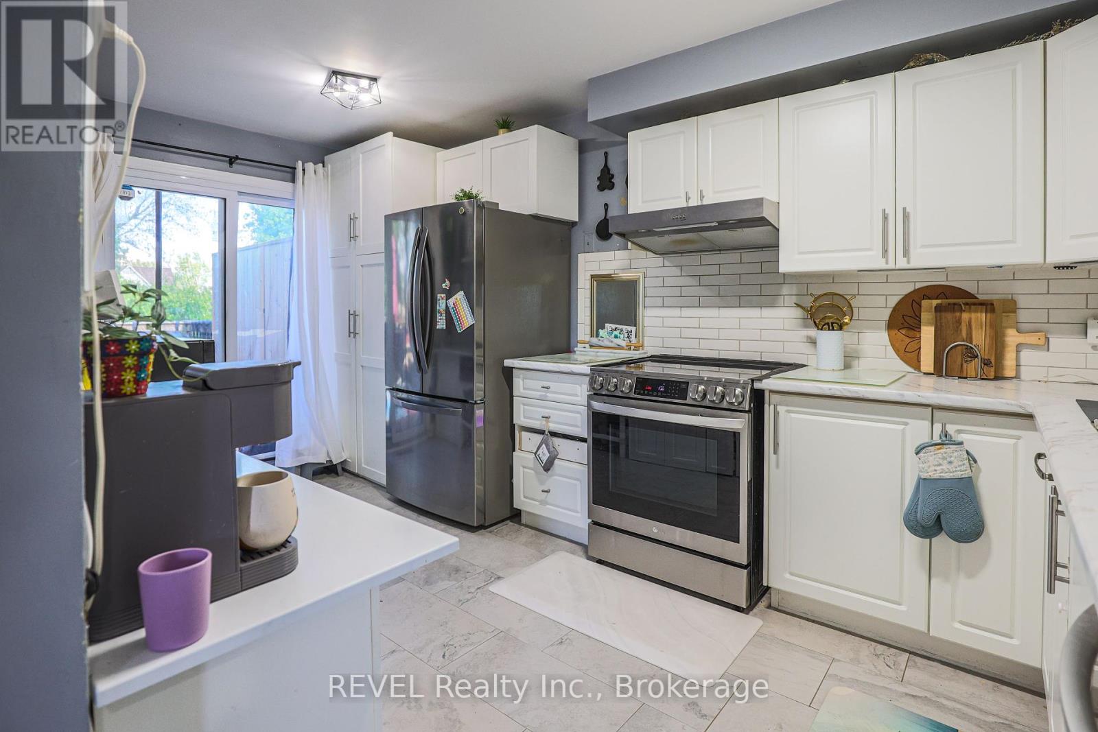 Photo 12 of 28 Dodds Court, Fort Erie ON