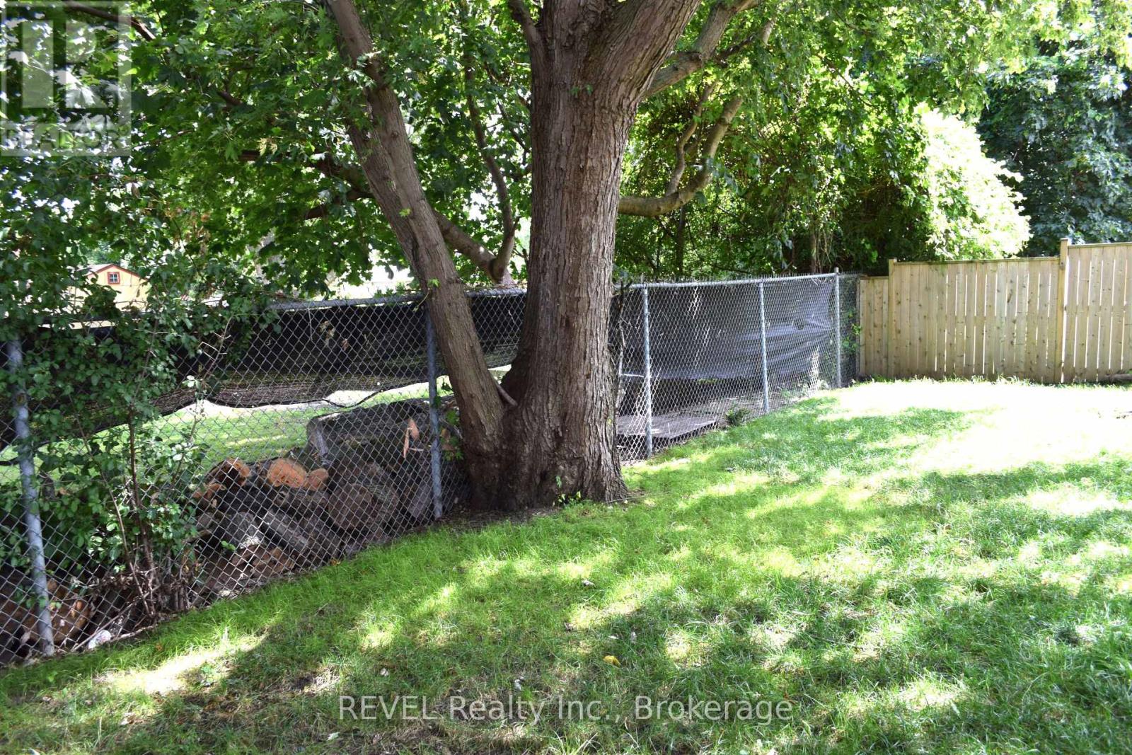 Photo 20 of 28 Dodds Court, Fort Erie ON