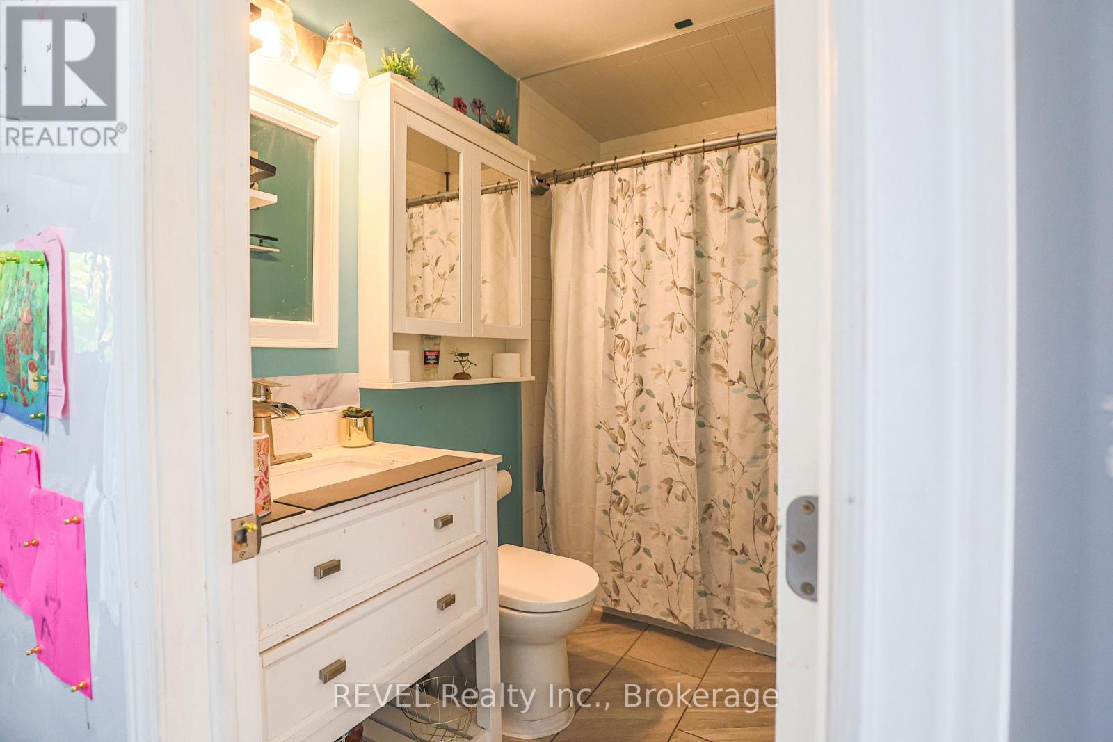 Photo 7 of 28 Dodds Court, Fort Erie ON